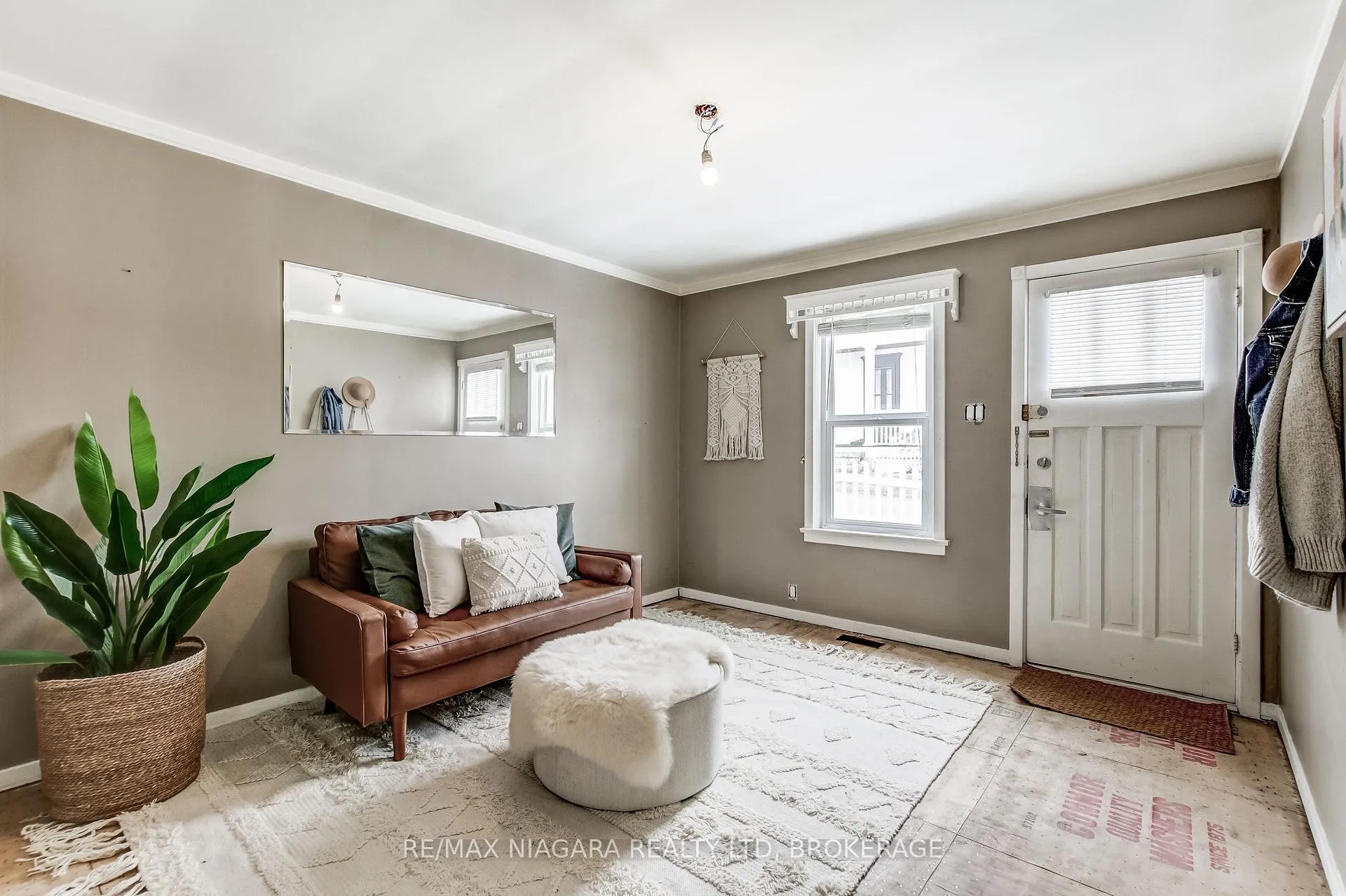 Photo 38 of 8 Catharine Street, Port Colborne, Sugarloaf — HOMEH