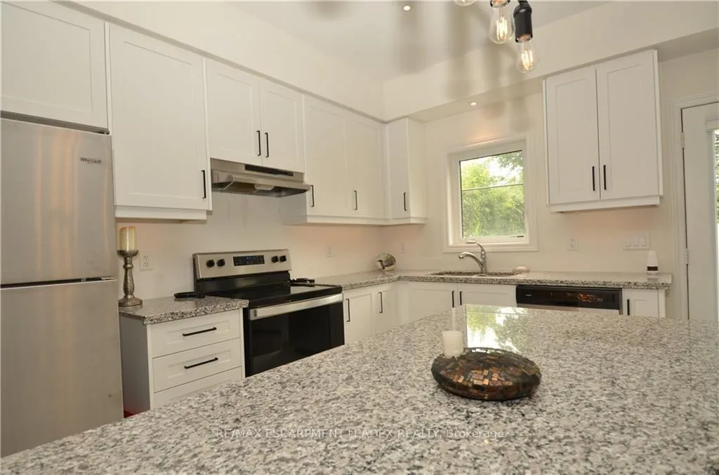 Photo 6 of Unit 9, 515 Garner Road W, Hamilton, Ancaster — HOMEH