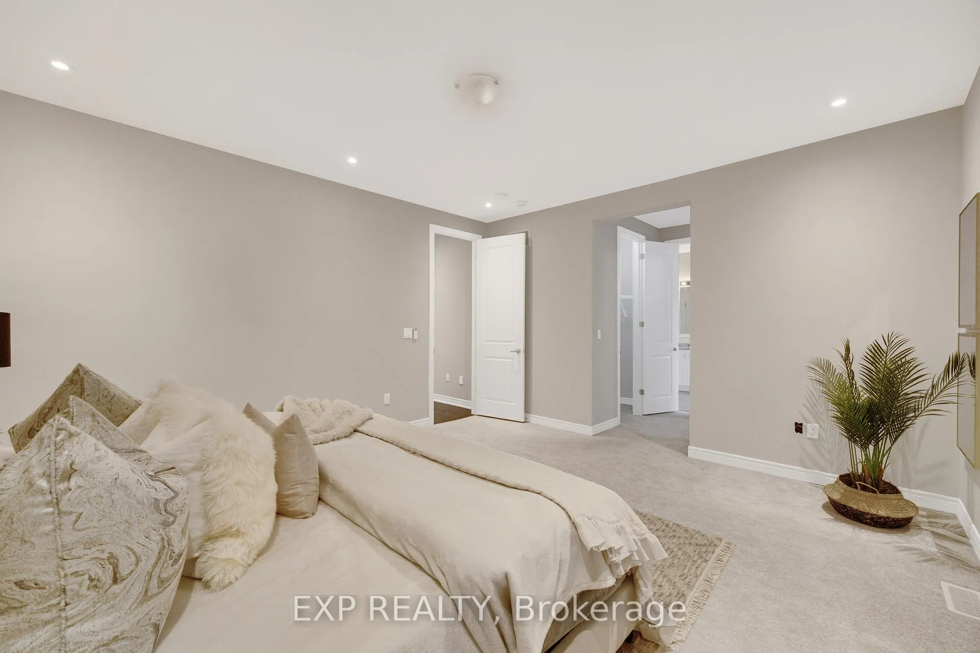 Photo 28 of 34 Carnegie Drive, Oakville, Glenorchy — HOMEH