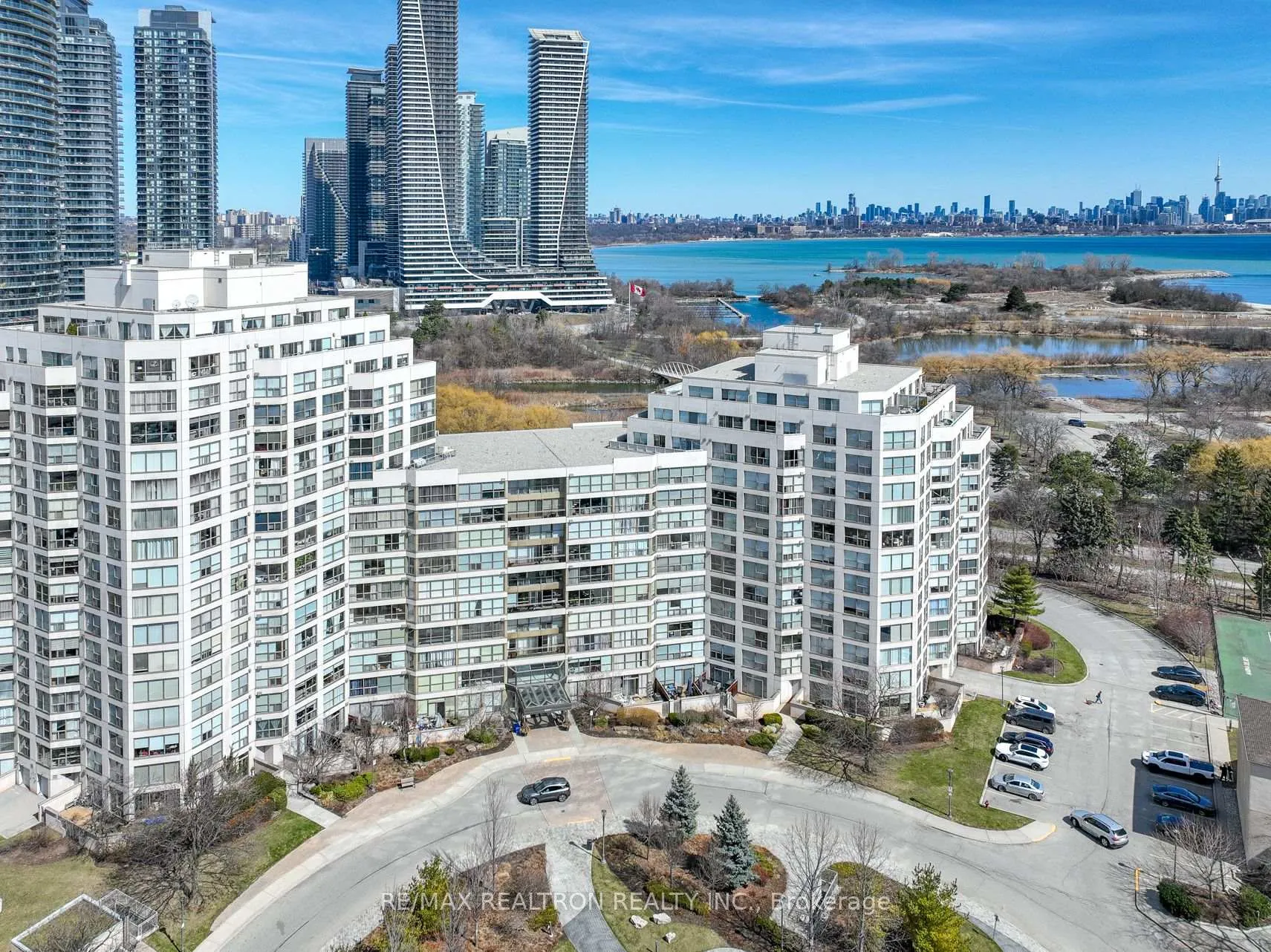 Photo 11 of Unit 1012, 2261 Lake Shore Boulevard W, Etobicoke, Mimico — HOMEH