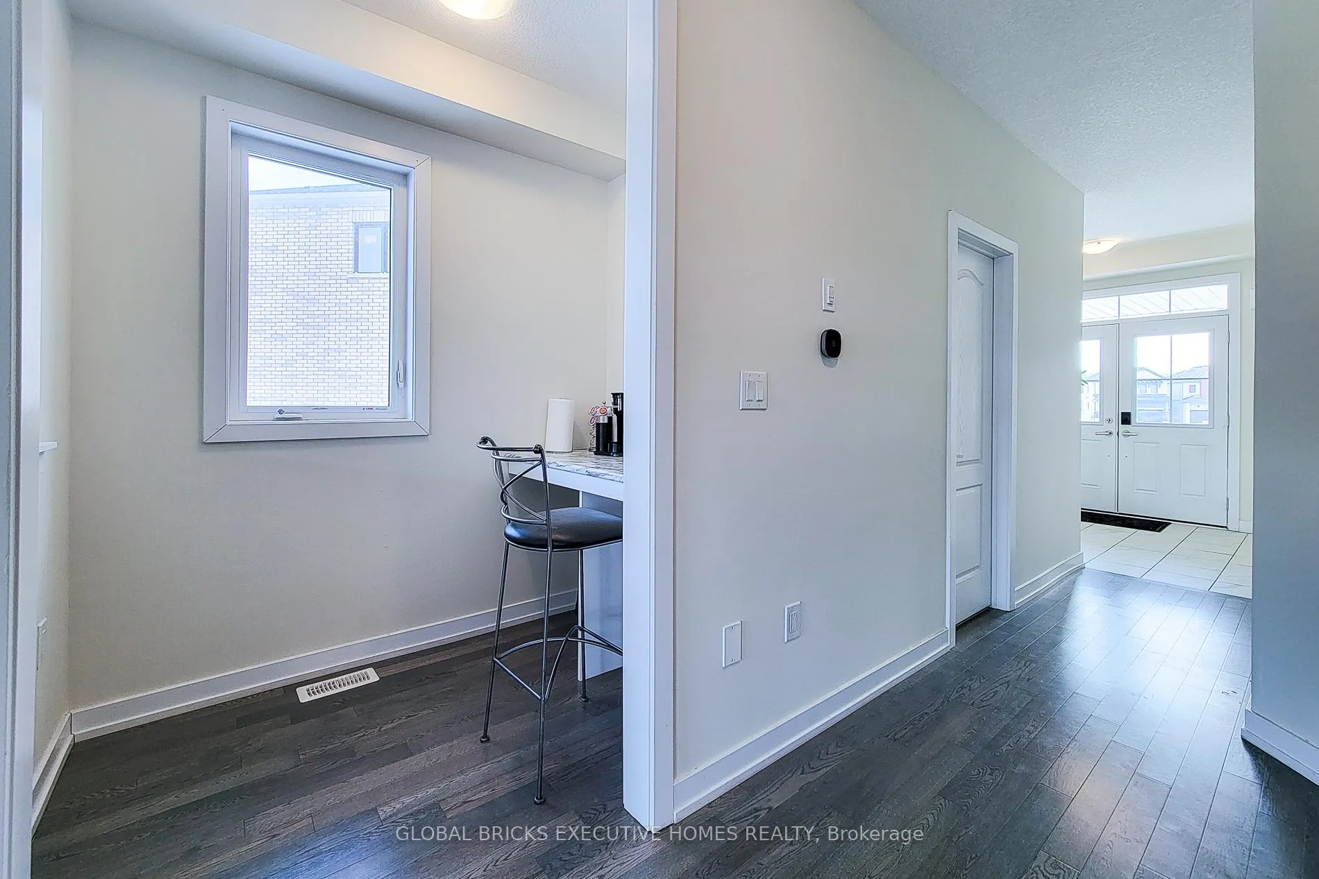 Photo 6 of 33 Wintergreen Crescent, Haldimand — HOMEH