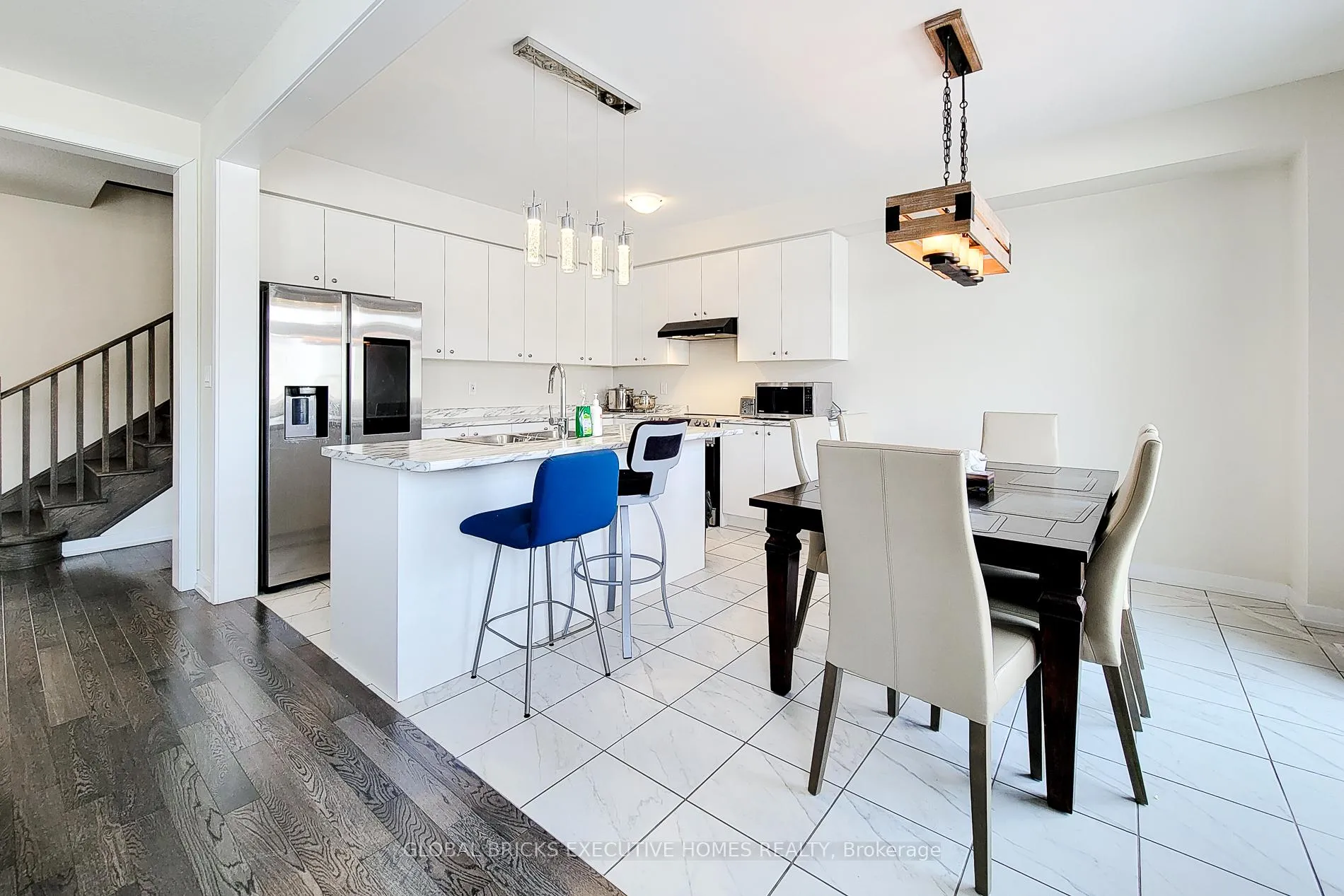 Photo 14 of 33 Wintergreen Crescent, Haldimand — HOMEH