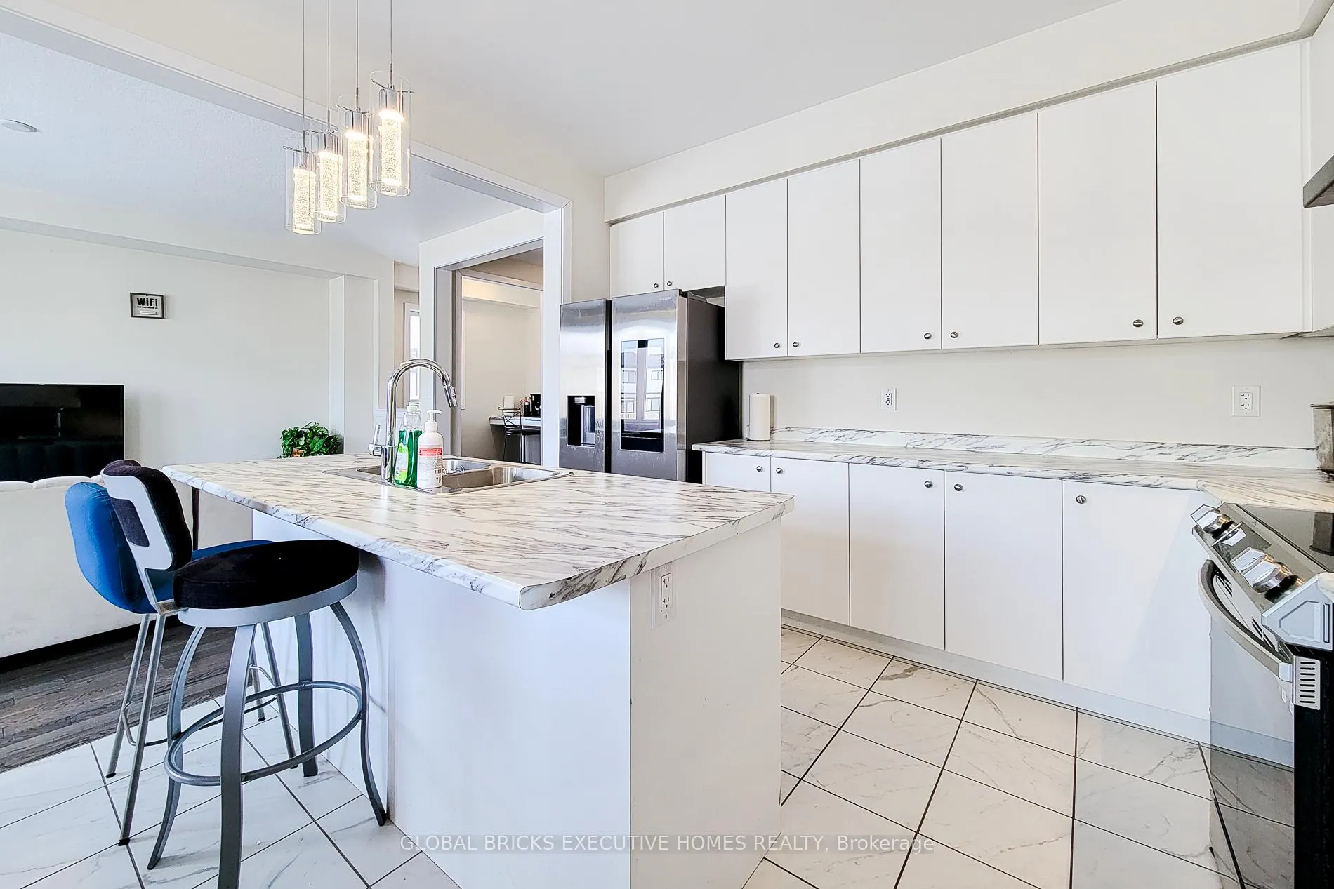 Photo 16 of 33 Wintergreen Crescent, Haldimand — HOMEH