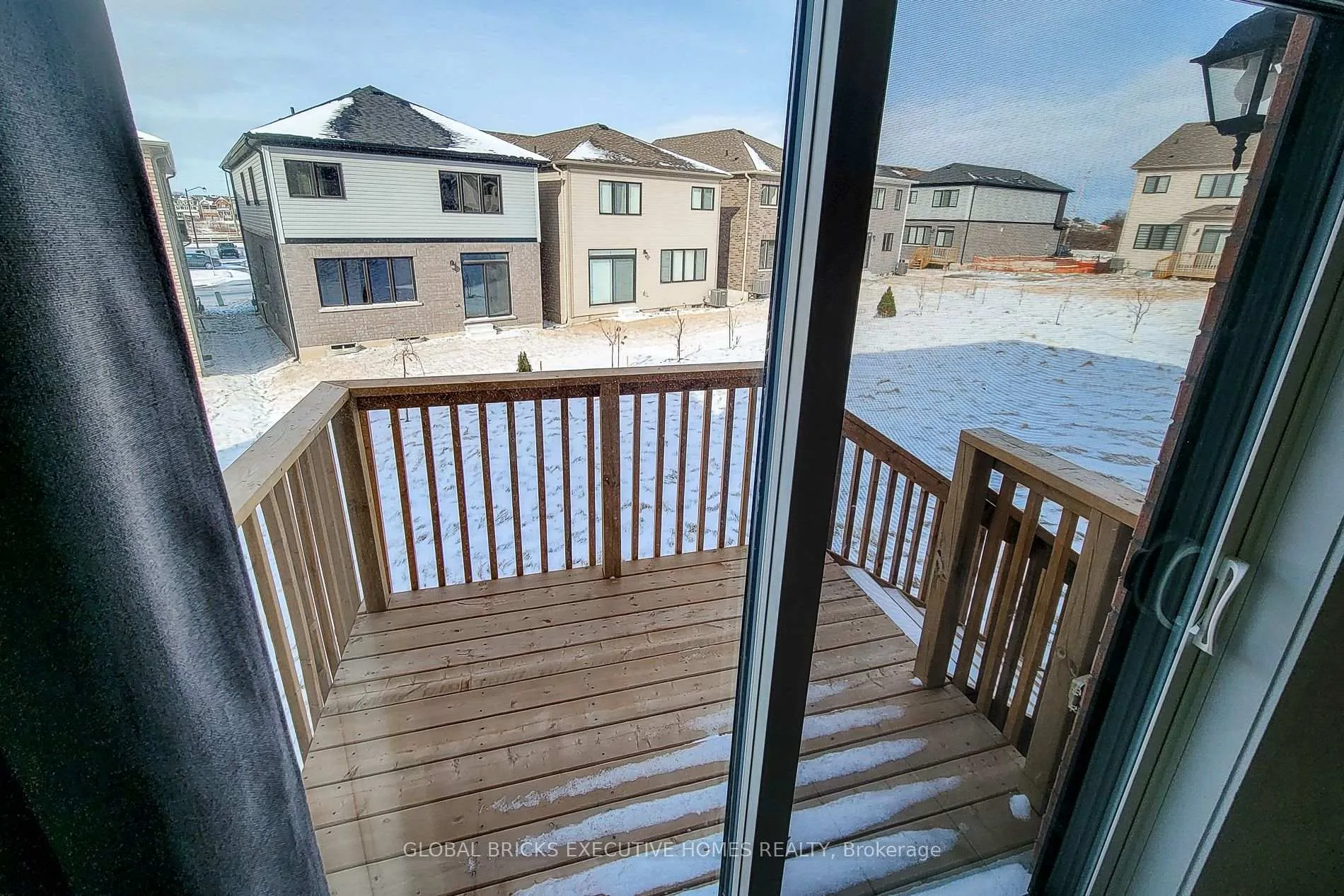Photo 27 of 33 Wintergreen Crescent, Haldimand — HOMEH
