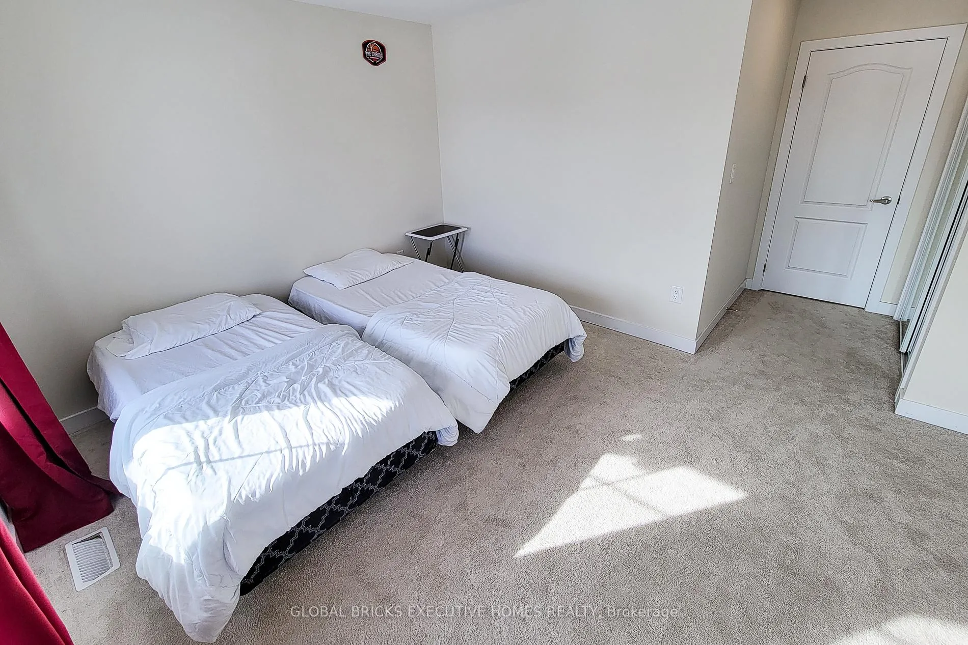 Photo 41 of 33 Wintergreen Crescent, Haldimand — HOMEH