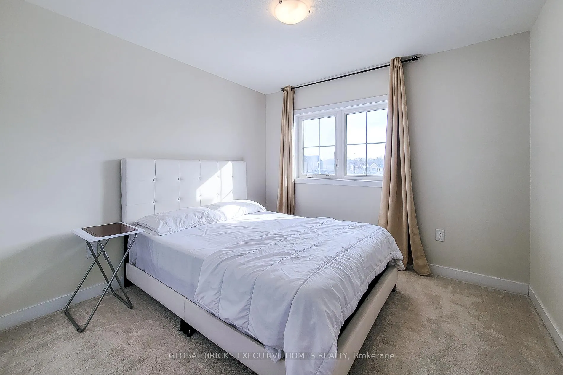 Photo 42 of 33 Wintergreen Crescent, Haldimand — HOMEH