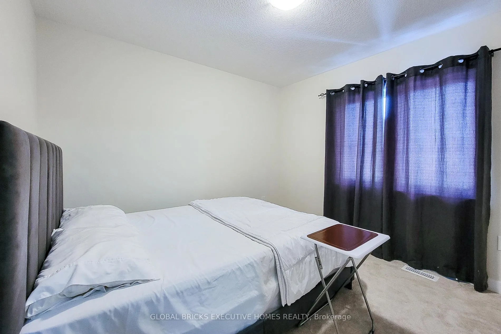 Photo 46 of 33 Wintergreen Crescent, Haldimand — HOMEH