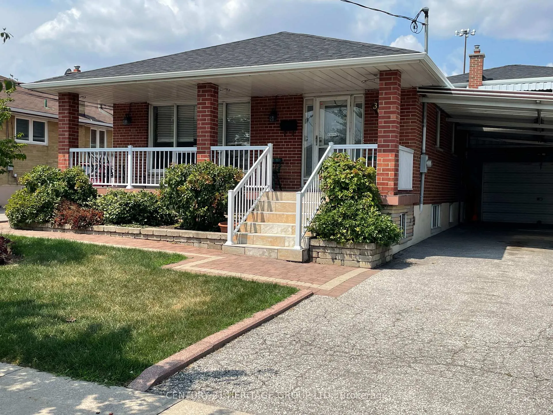 Front of Unit 1, 36 Arkley Crescent