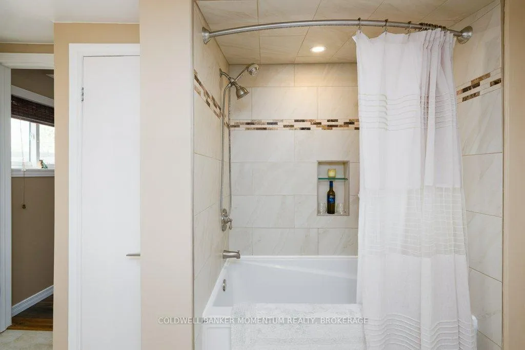 Photo 24 of 61 Rosedale Avenue, St. Catharines, Secord Woods — HOMEH