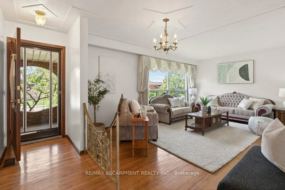 Photo 5 of 381 Red Oak Avenue, Hamilton, Stoney Creek — HOMEH