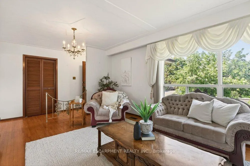 Photo 9 of 381 Red Oak Avenue, Hamilton, Stoney Creek — HOMEH