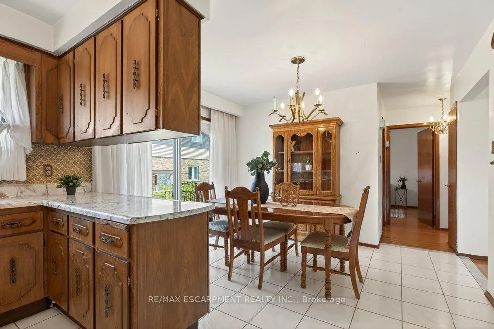 Photo 12 of 381 Red Oak Avenue, Hamilton, Stoney Creek — HOMEH