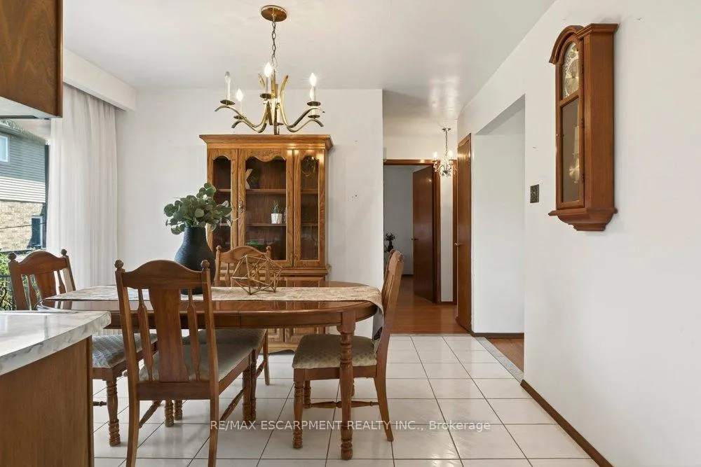 Photo 13 of 381 Red Oak Avenue, Hamilton, Stoney Creek — HOMEH