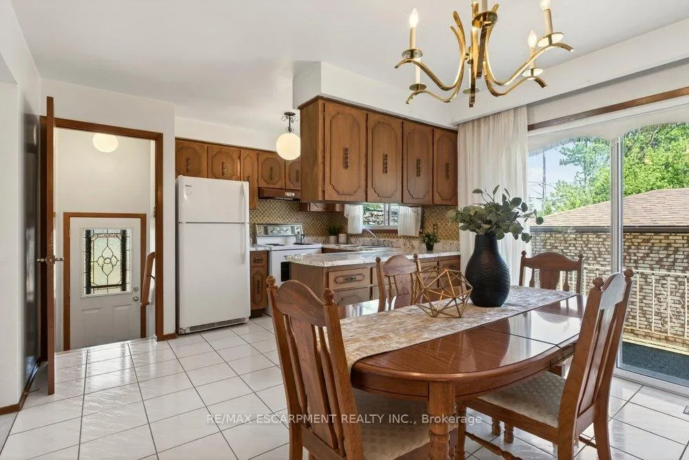 Photo 14 of 381 Red Oak Avenue, Hamilton, Stoney Creek — HOMEH