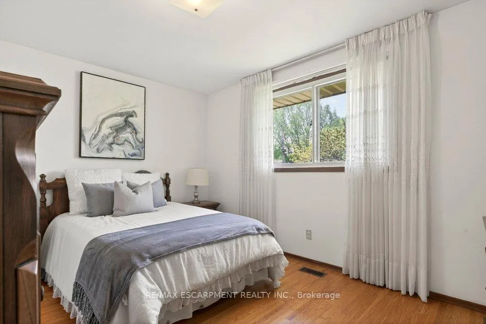 Photo 19 of 381 Red Oak Avenue, Hamilton, Stoney Creek — HOMEH