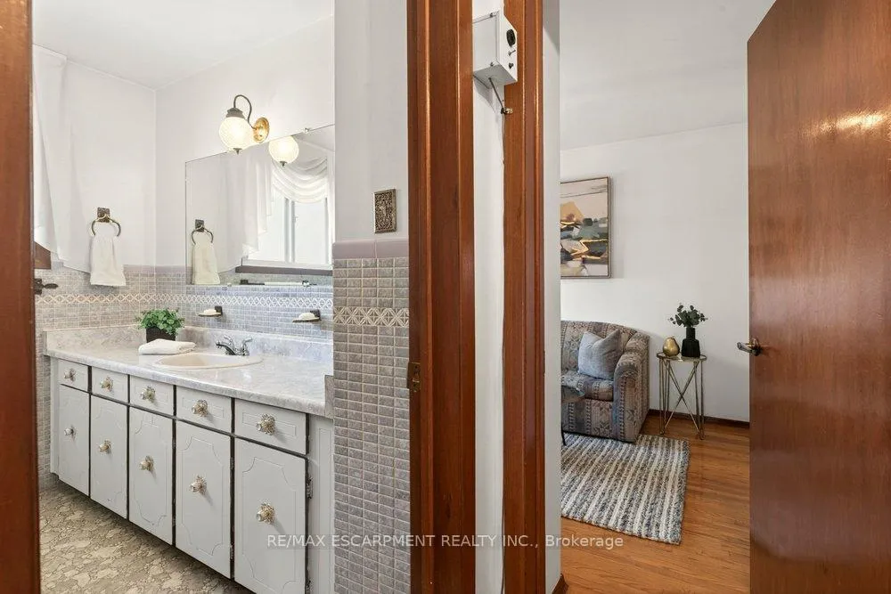 Photo 23 of 381 Red Oak Avenue, Hamilton, Stoney Creek — HOMEH