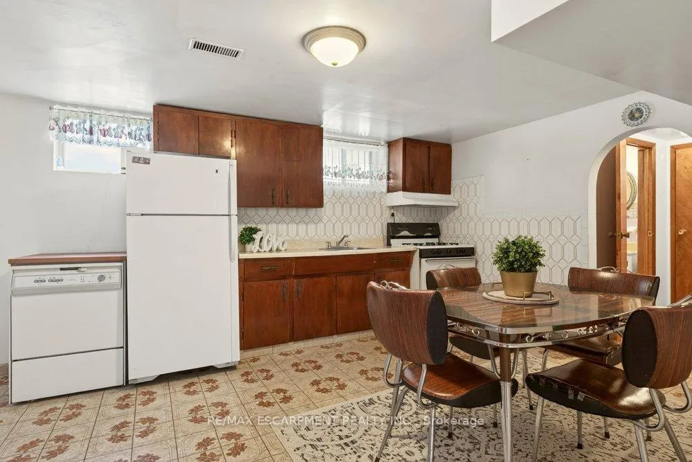 Photo 34 of 381 Red Oak Avenue, Hamilton, Stoney Creek — HOMEH