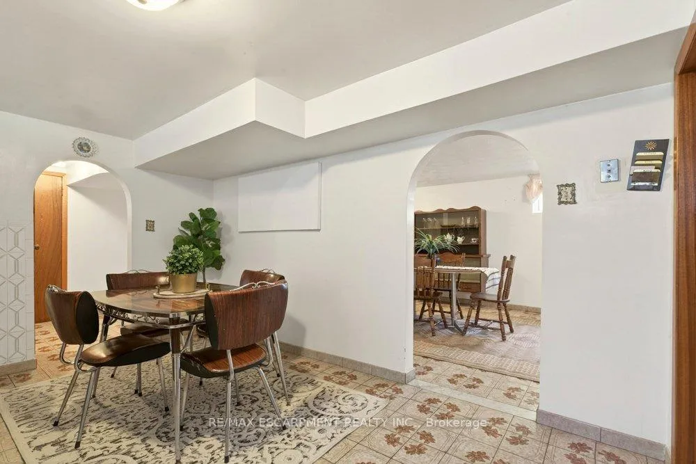 Photo 35 of 381 Red Oak Avenue, Hamilton, Stoney Creek — HOMEH