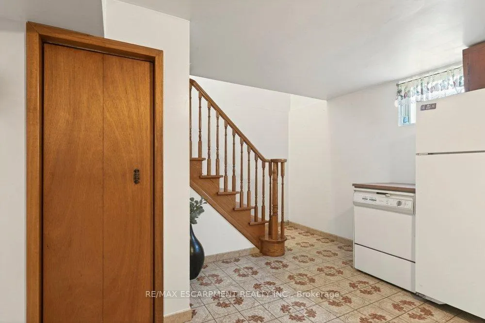 Photo 36 of 381 Red Oak Avenue, Hamilton, Stoney Creek — HOMEH