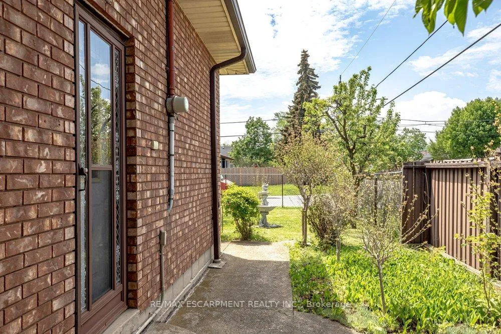 Photo 46 of 381 Red Oak Avenue, Hamilton, Stoney Creek — HOMEH