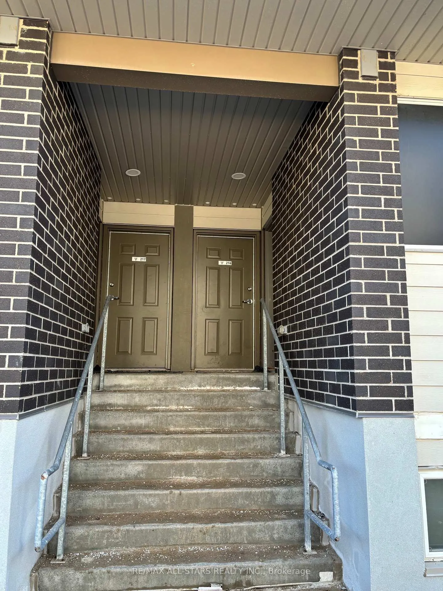 Photo 4 of Unit 216, 338 Albert Street, Waterloo, Beechwood/University — HOMEH
