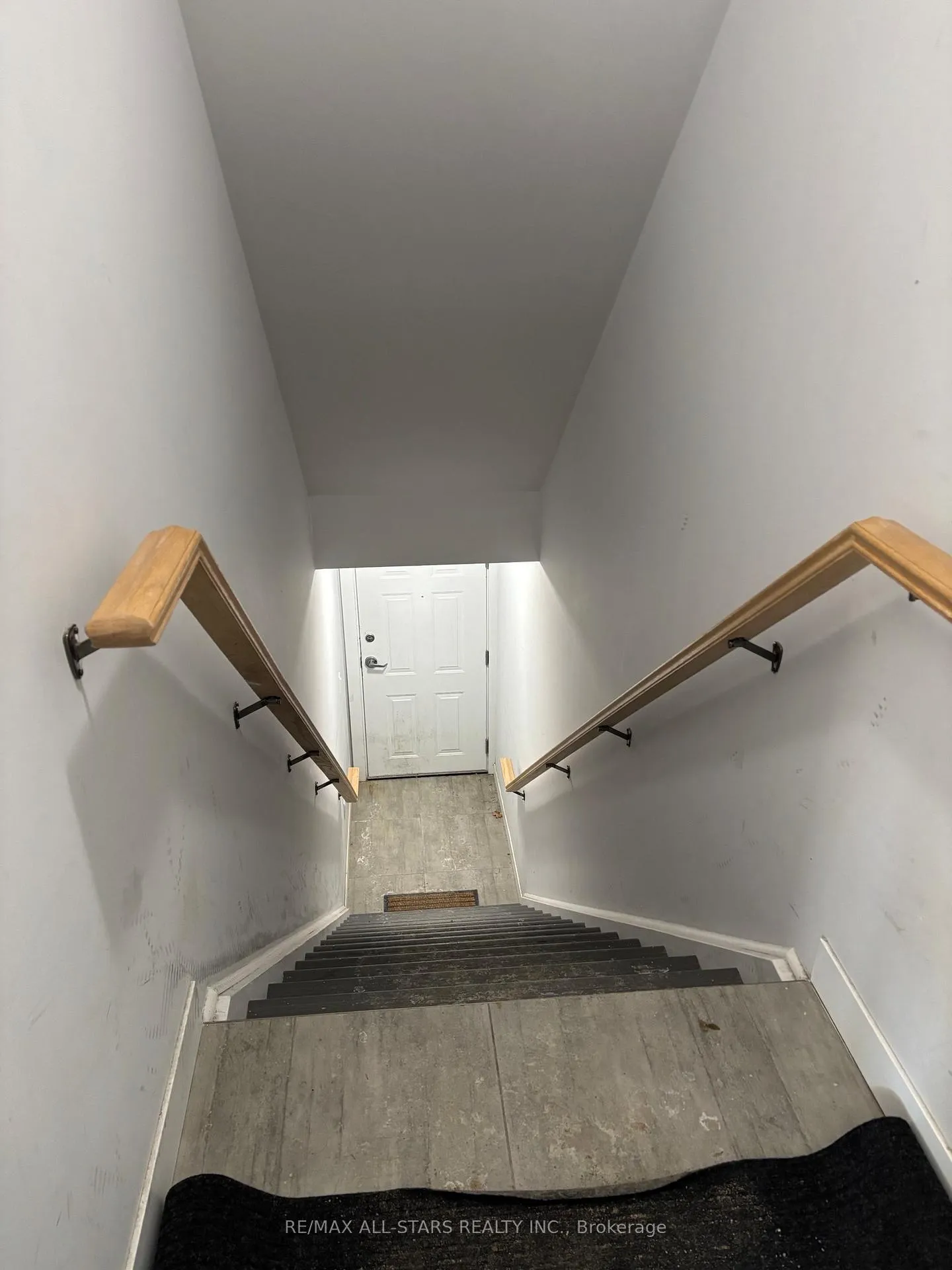 Photo 6 of Unit 216, 338 Albert Street, Waterloo, Beechwood/University — HOMEH