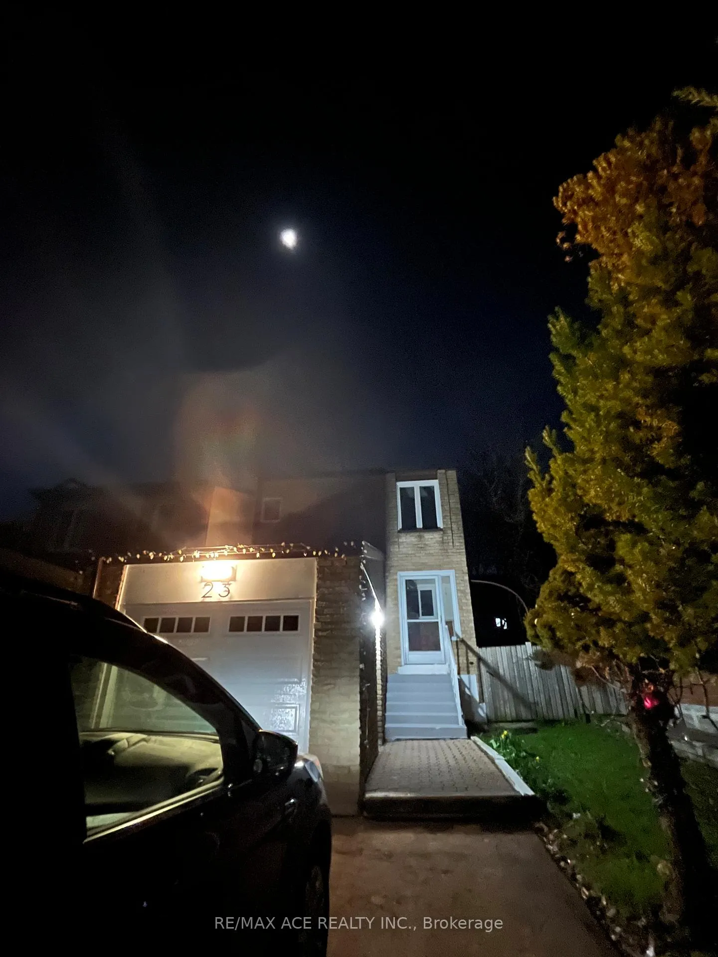 Photo 1 of Unit Bsmt, 23 Riviera Drive, Vaughan, Concord — HOMEH