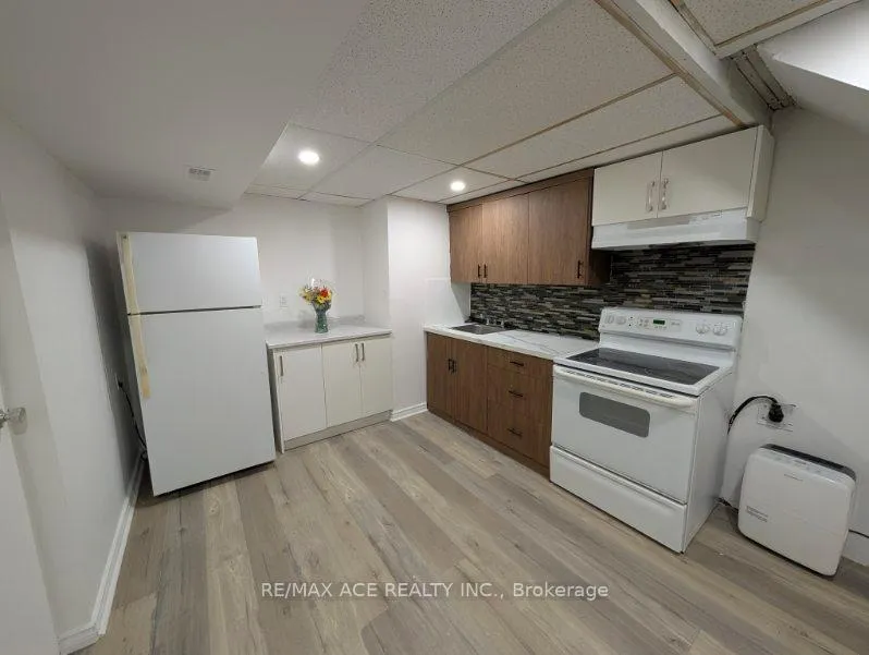 Photo 6 of Unit Bsmt, 23 Riviera Drive, Vaughan, Concord — HOMEH