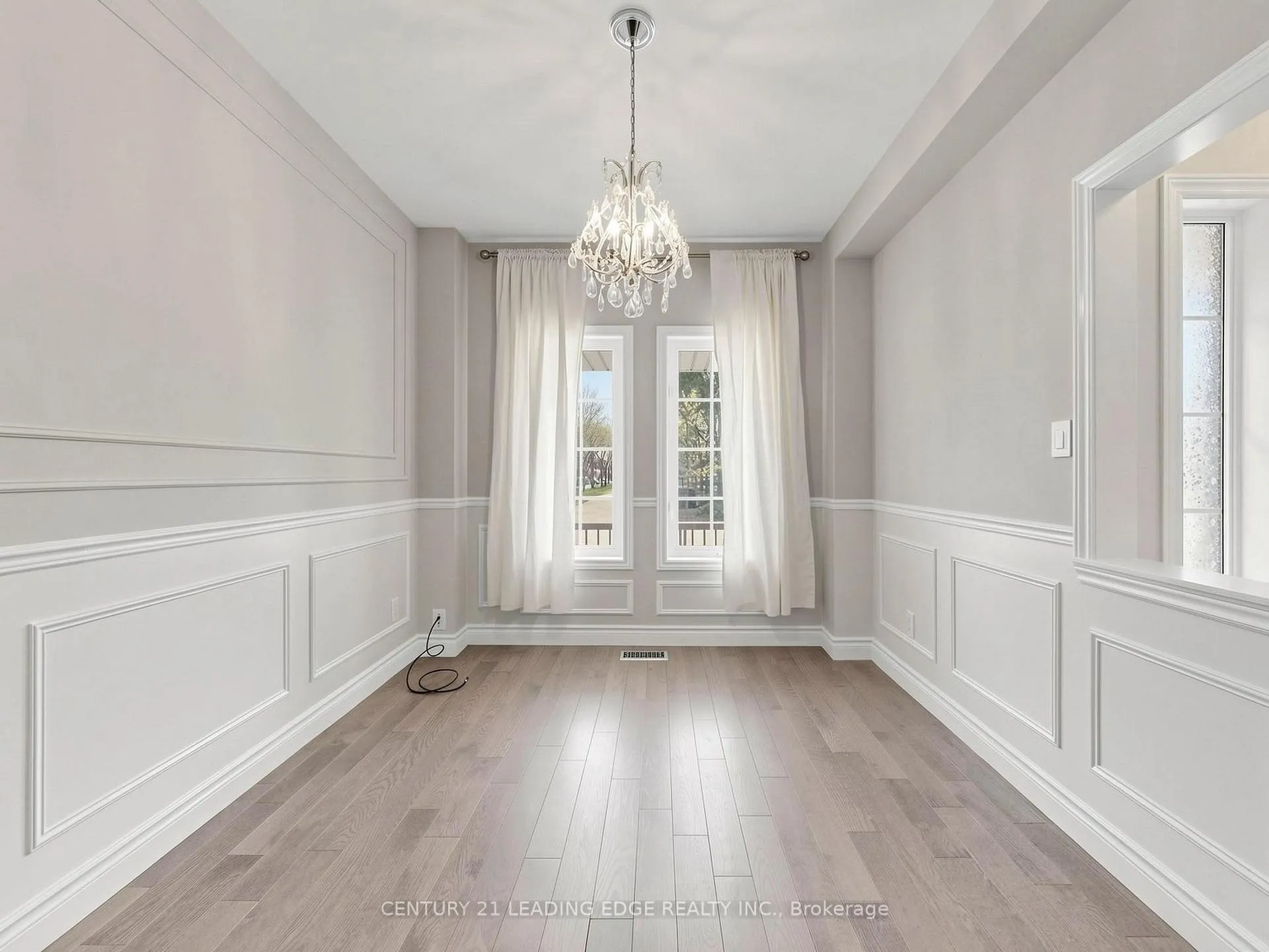 Photo 4 of 24 Saltspring Drive, Markham, Greensborough — HOMEH