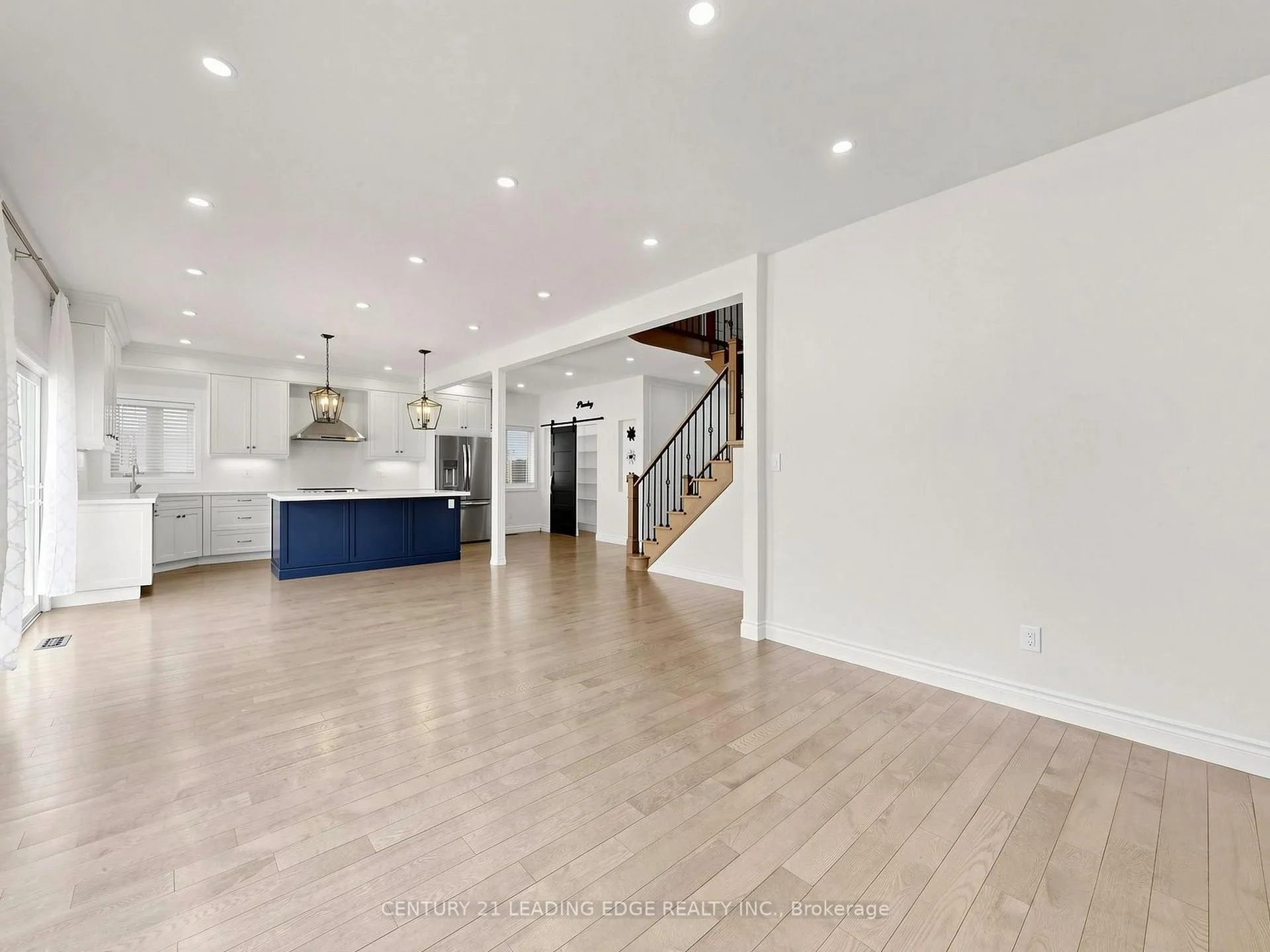 Photo 9 of 24 Saltspring Drive, Markham, Greensborough — HOMEH