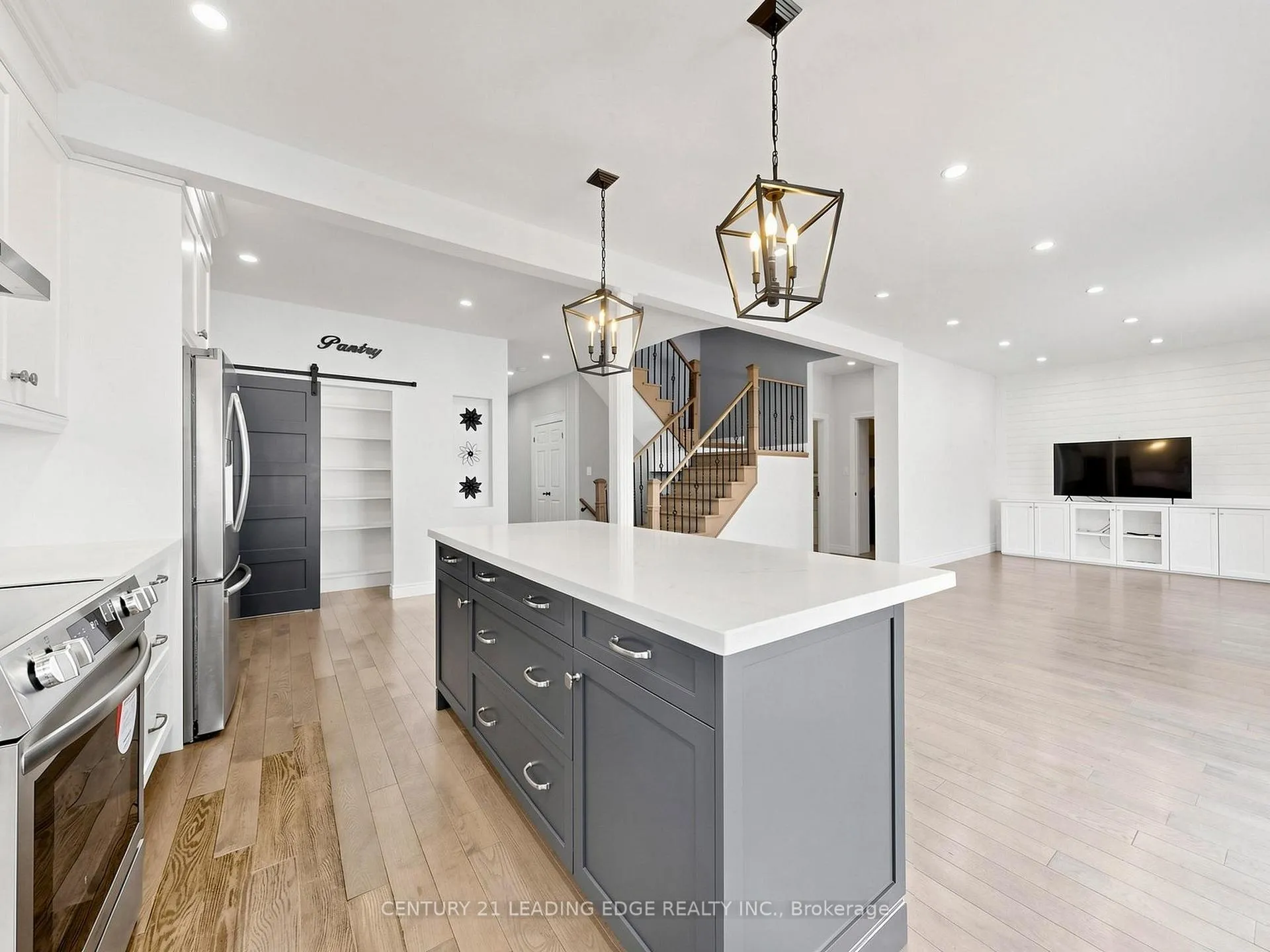 Photo 12 of 24 Saltspring Drive, Markham, Greensborough — HOMEH