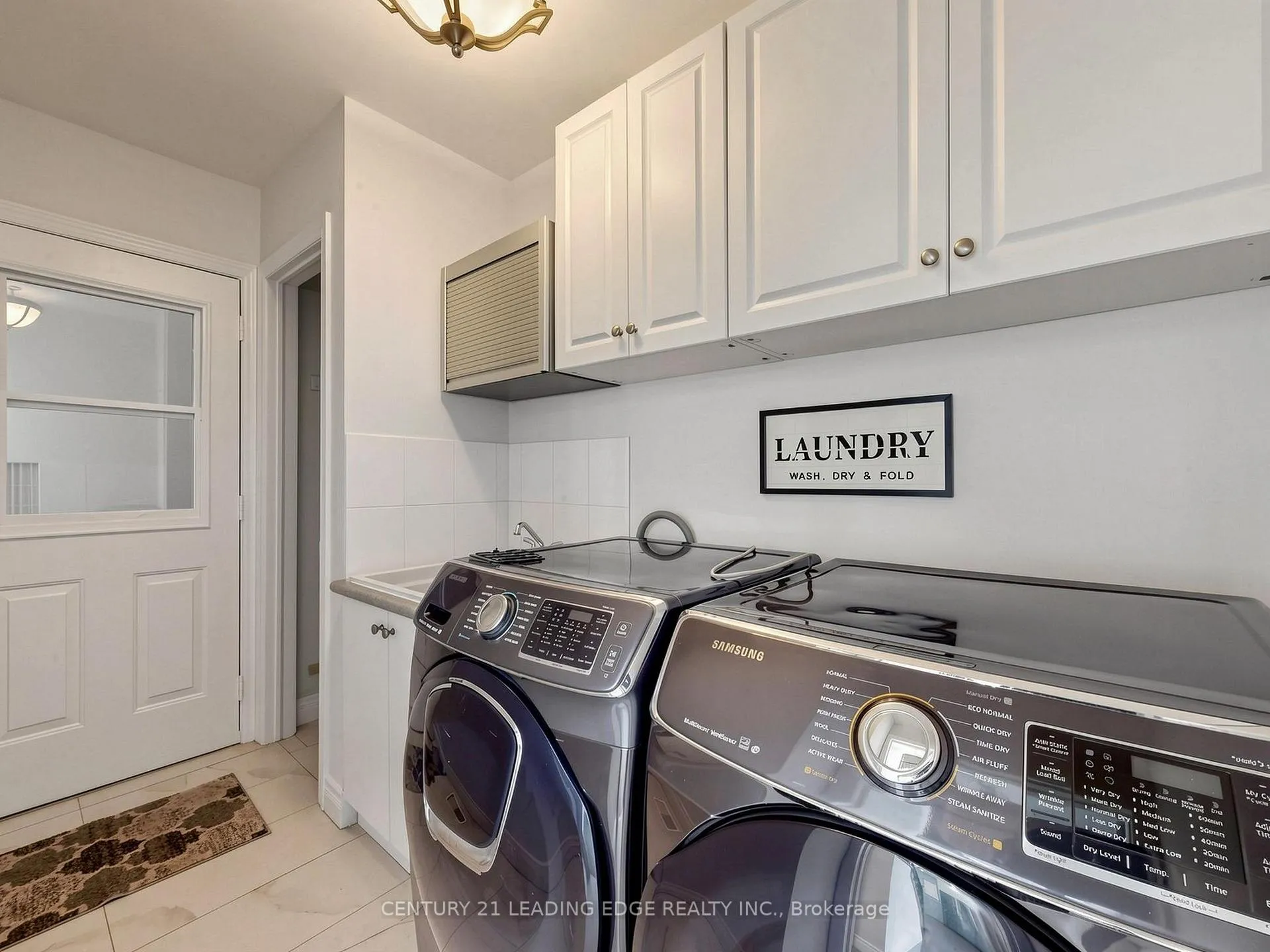 Photo 16 of 24 Saltspring Drive, Markham, Greensborough — HOMEH
