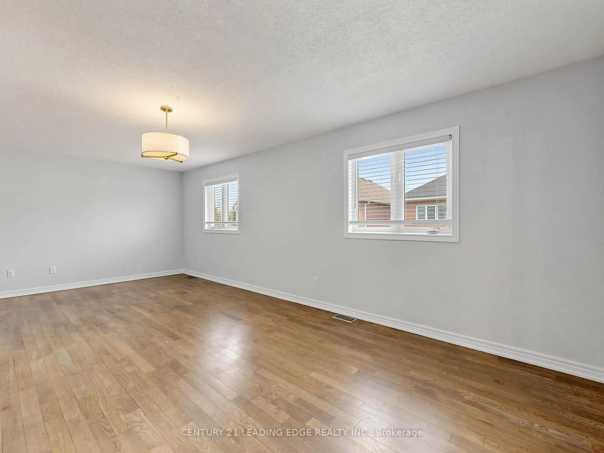 Photo 17 of 24 Saltspring Drive, Markham, Greensborough — HOMEH