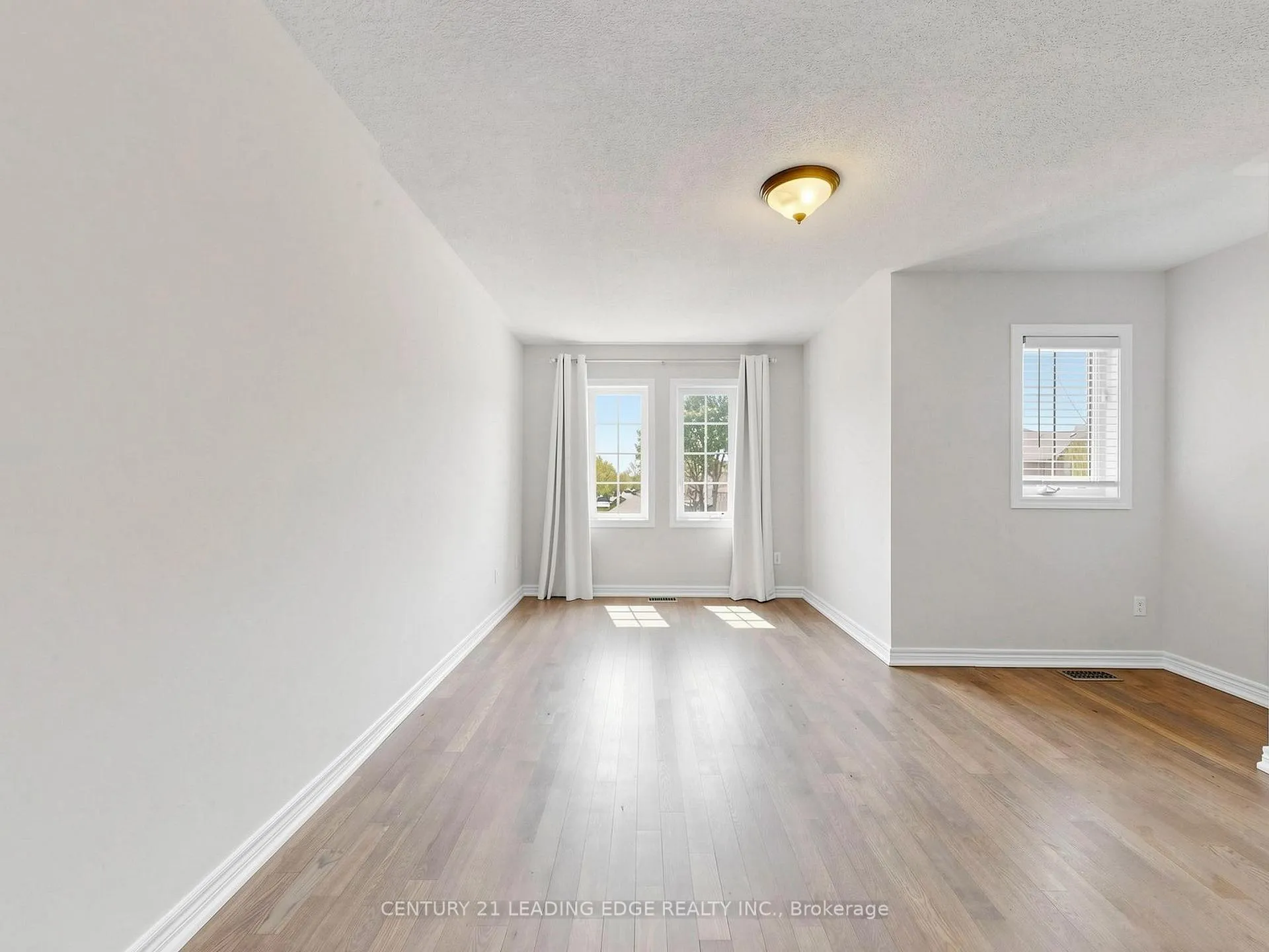 Photo 27 of 24 Saltspring Drive, Markham, Greensborough — HOMEH