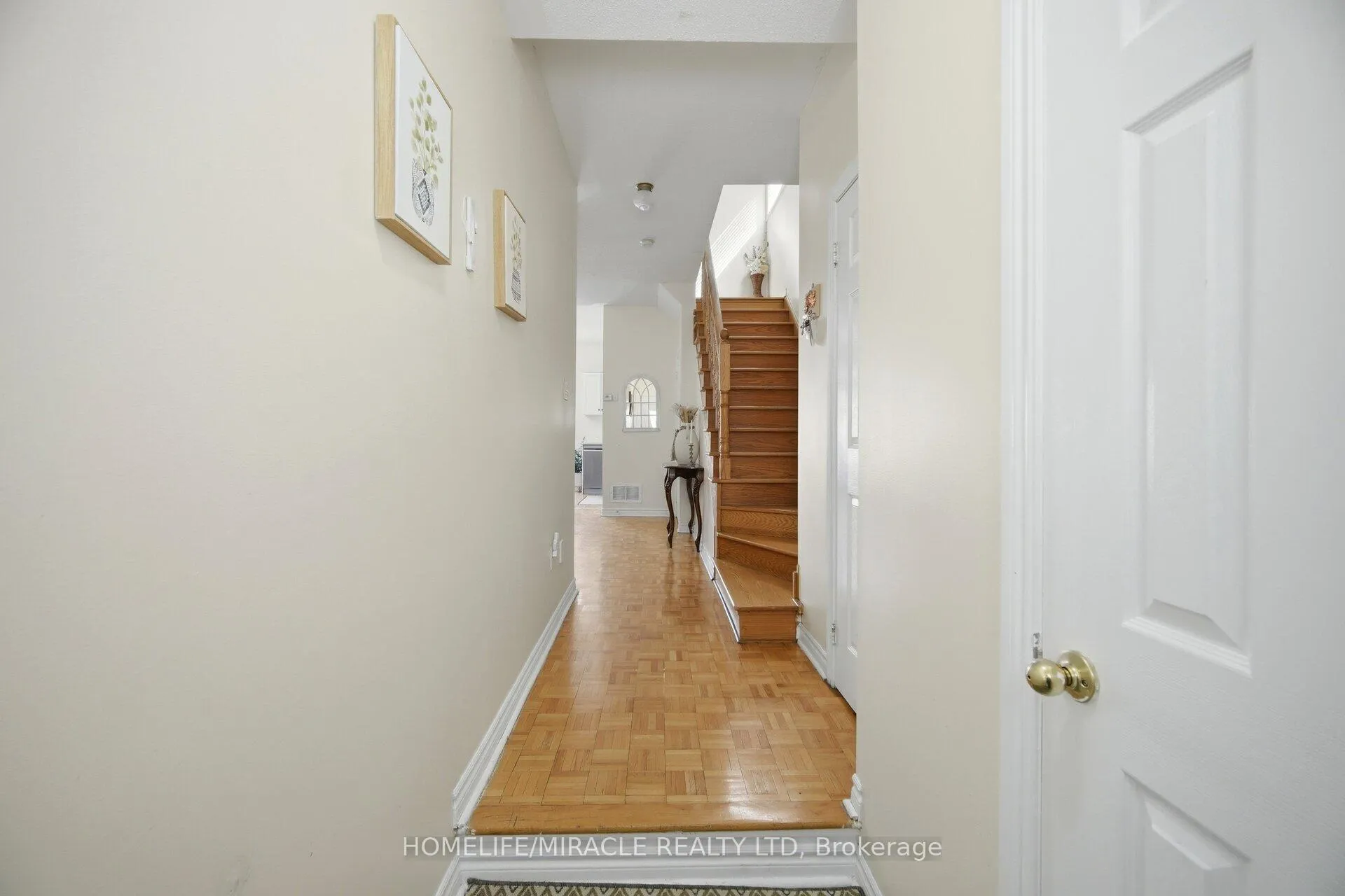 Photo 8 of 8 Nasir Crescent, Vaughan, Vellore Village — HOMEH