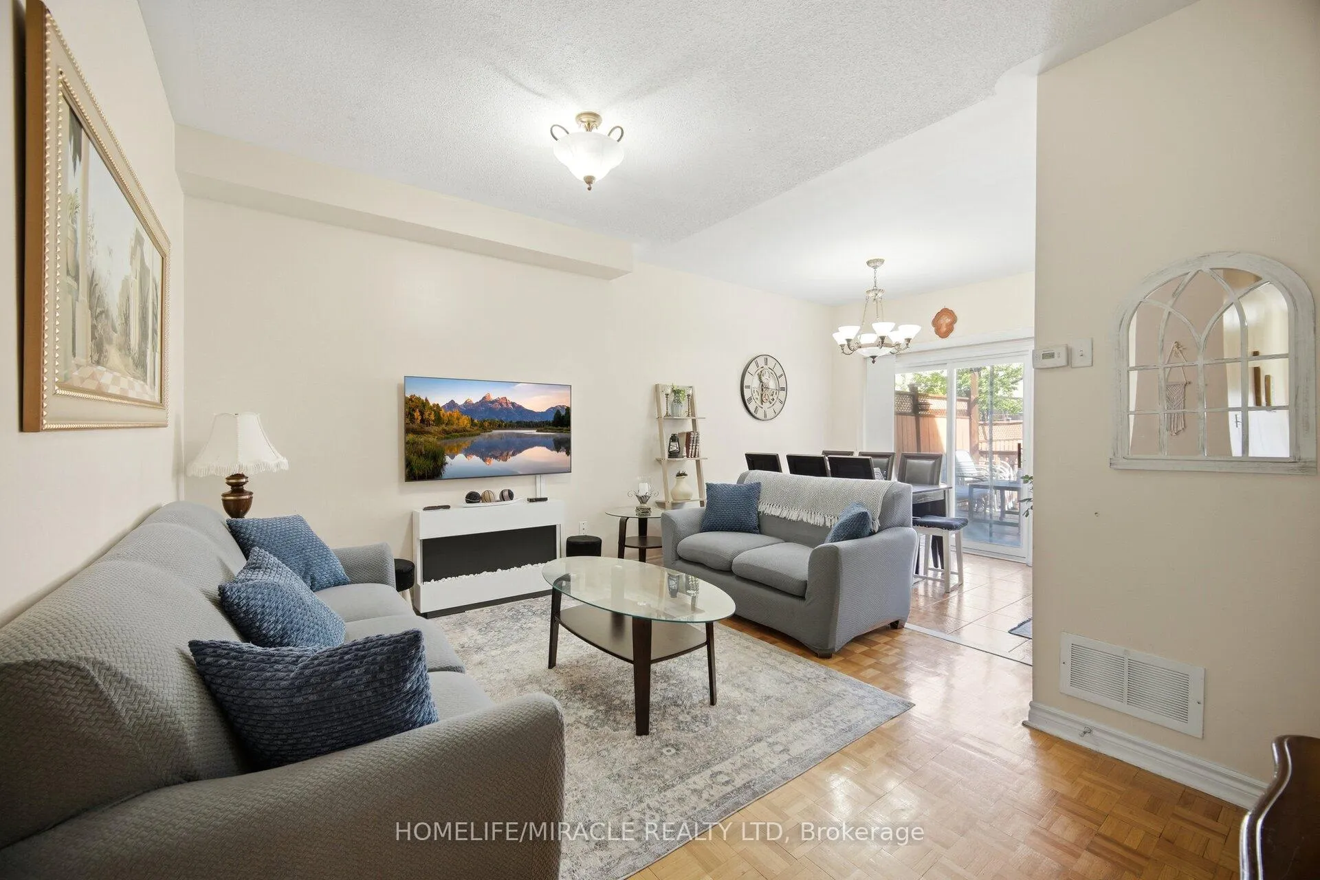 Photo 9 of 8 Nasir Crescent, Vaughan, Vellore Village — HOMEH