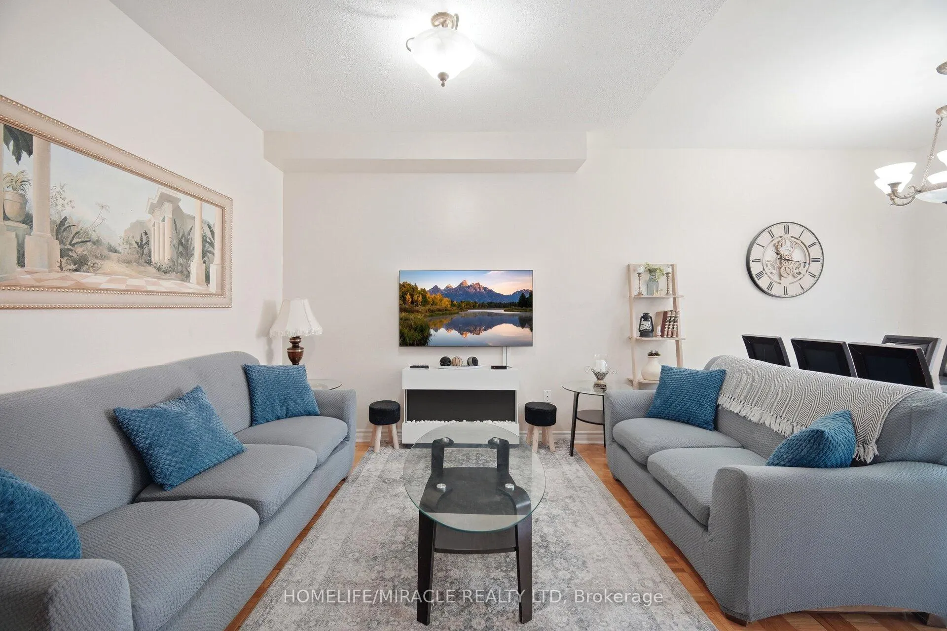 Photo 10 of 8 Nasir Crescent, Vaughan, Vellore Village — HOMEH