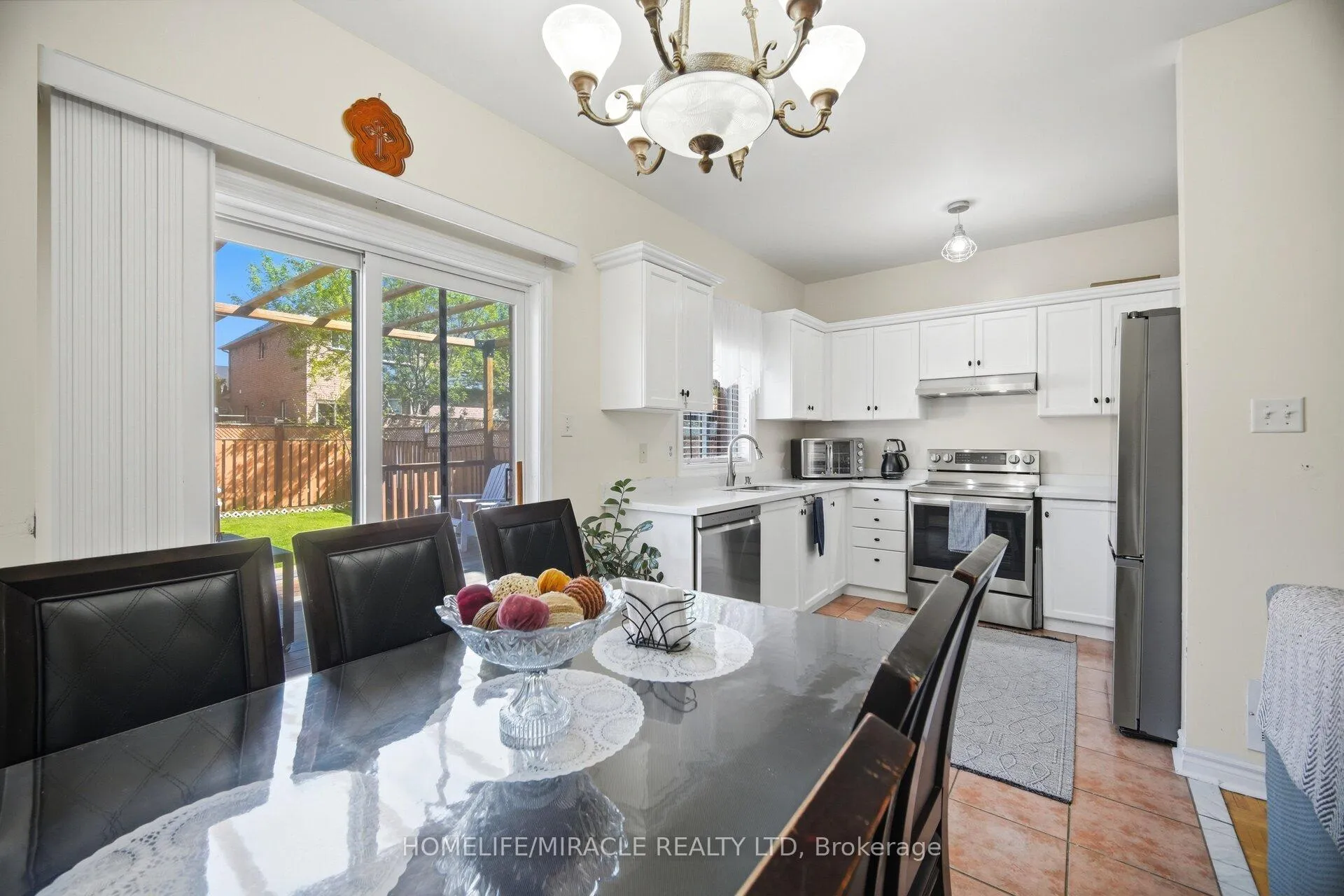 Photo 14 of 8 Nasir Crescent, Vaughan, Vellore Village — HOMEH