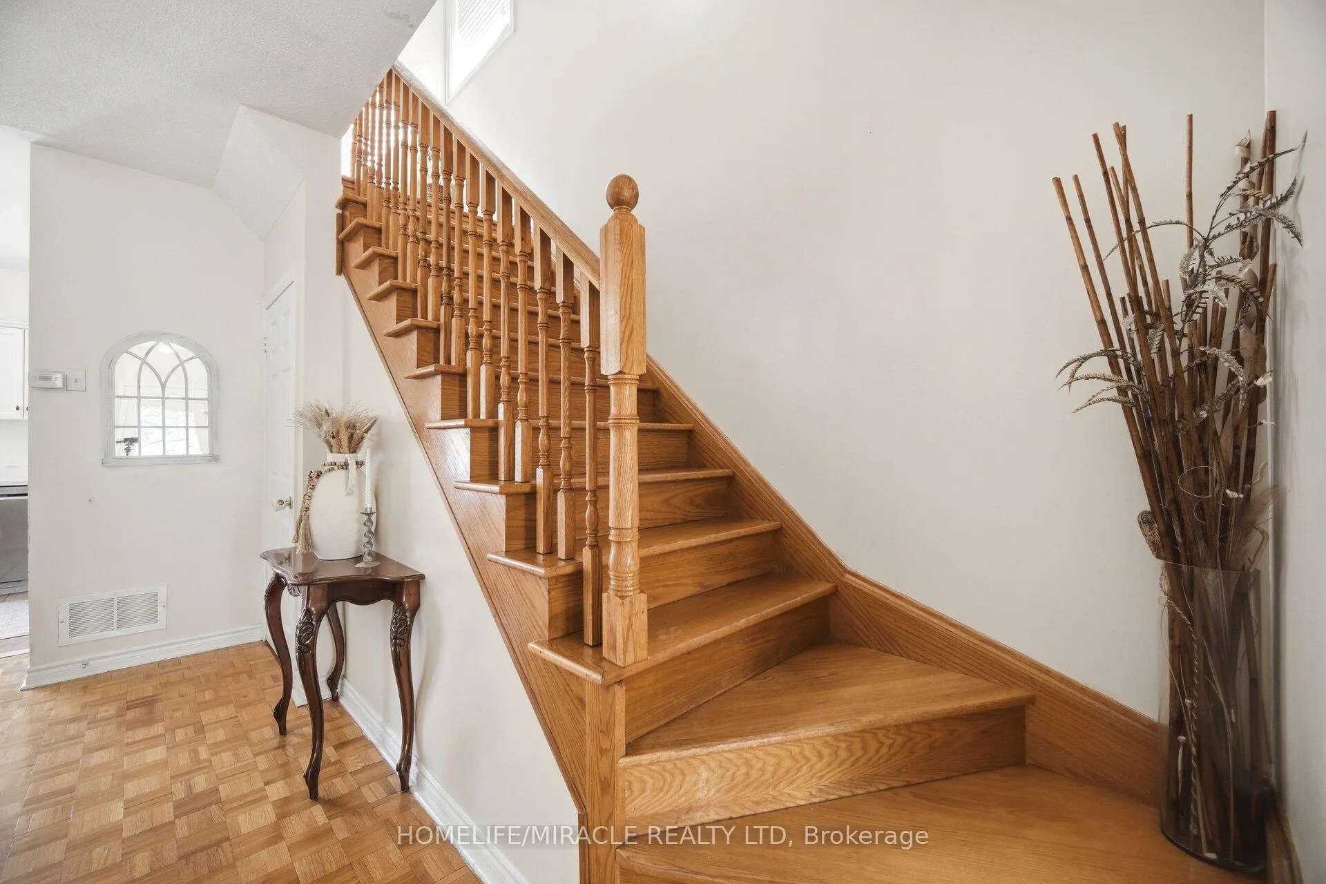 Photo 20 of 8 Nasir Crescent, Vaughan, Vellore Village — HOMEH