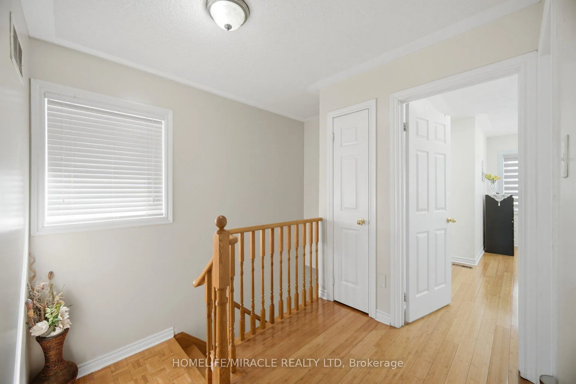 Photo 21 of 8 Nasir Crescent, Vaughan, Vellore Village — HOMEH