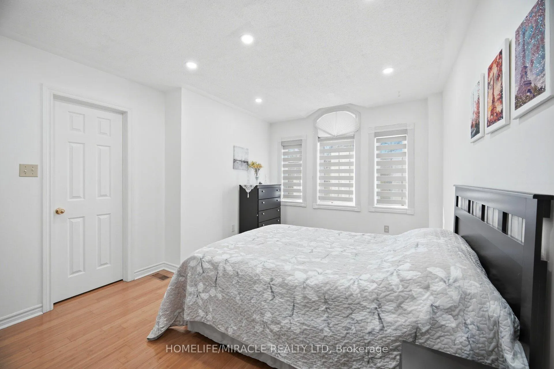 Photo 23 of 8 Nasir Crescent, Vaughan, Vellore Village — HOMEH