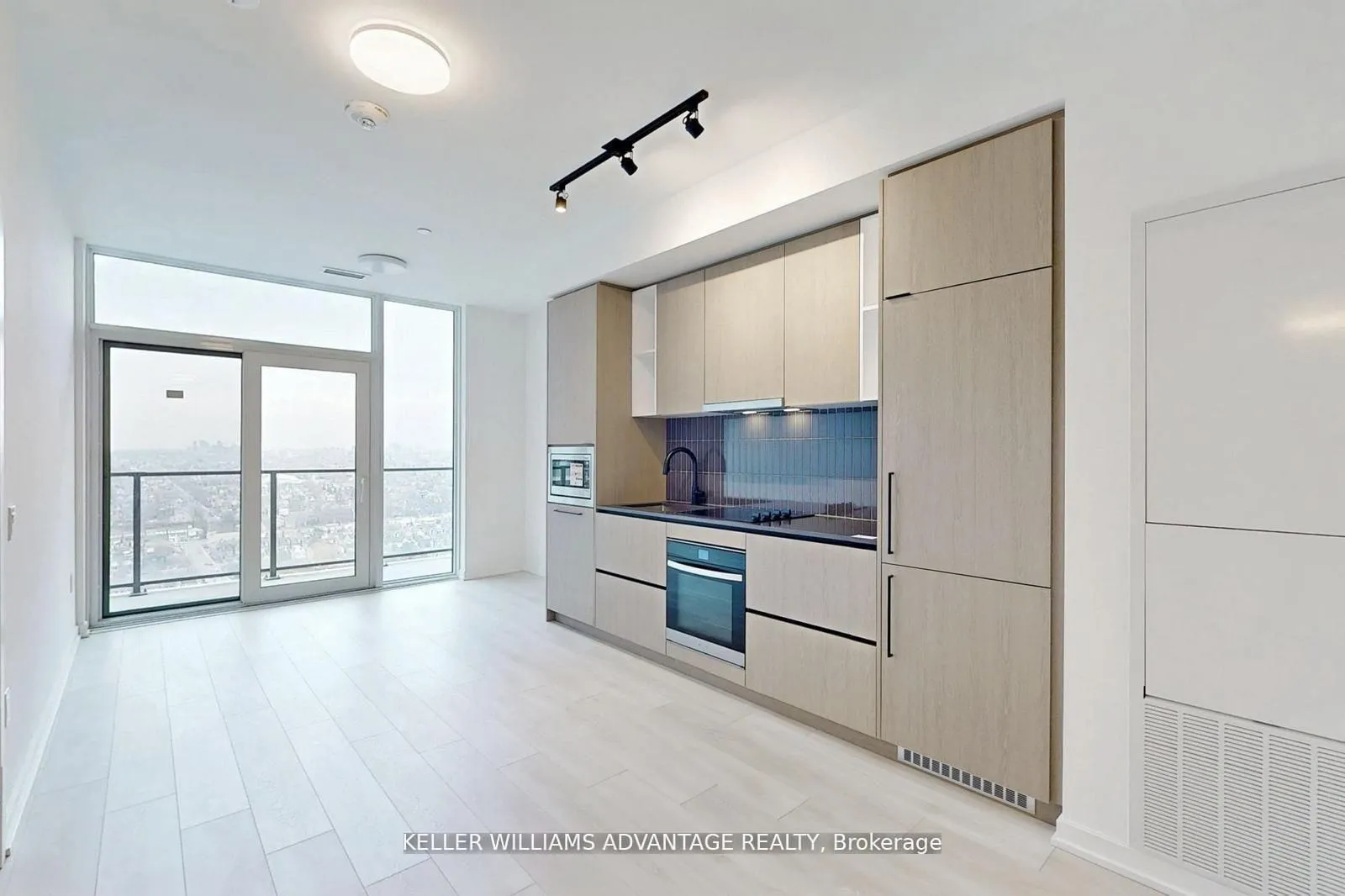 Photo 5 of Unit 2407, 10 Graphophone Grove, Toronto, Dovercourt-Wallace Emerson-Junction — HOMEH
