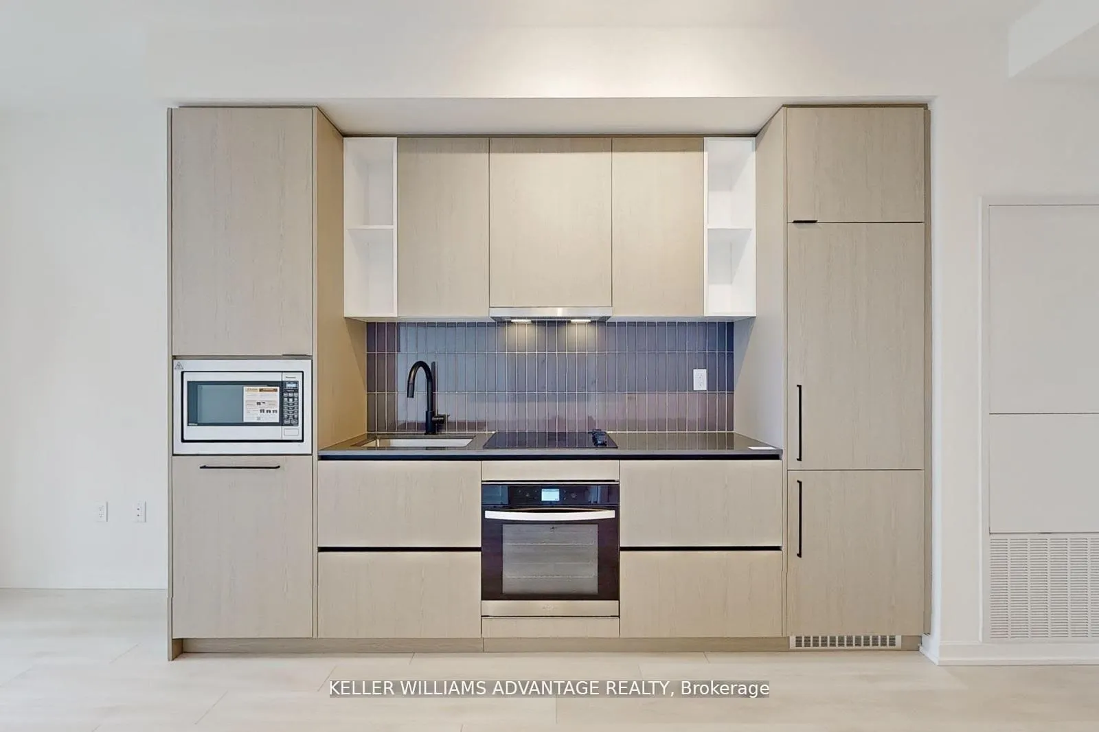 Photo 11 of Unit 2407, 10 Graphophone Grove, Toronto, Dovercourt-Wallace Emerson-Junction — HOMEH
