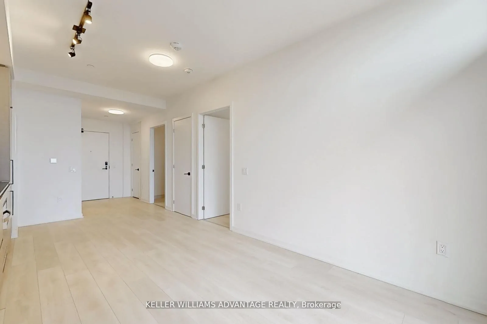 Photo 12 of Unit 2407, 10 Graphophone Grove, Toronto, Dovercourt-Wallace Emerson-Junction — HOMEH