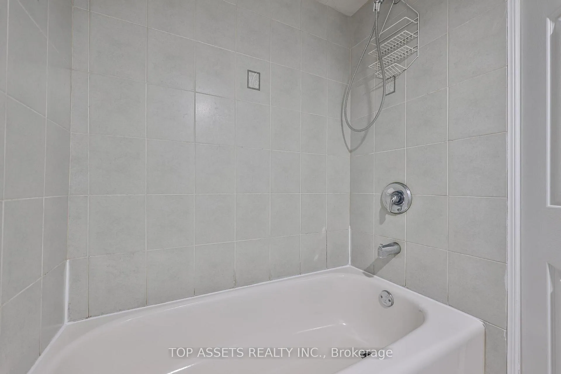 Photo 17 of Unit Basement, 178 Royal Orchard (Basement) Boulevard, Markham, Royal Orchard — HOMEH