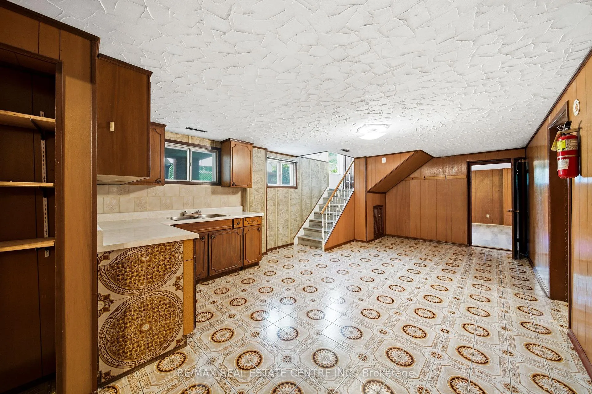 Photo 29 of 893 Hollowtree Crescent, Mississauga, Applewood — HOMEH