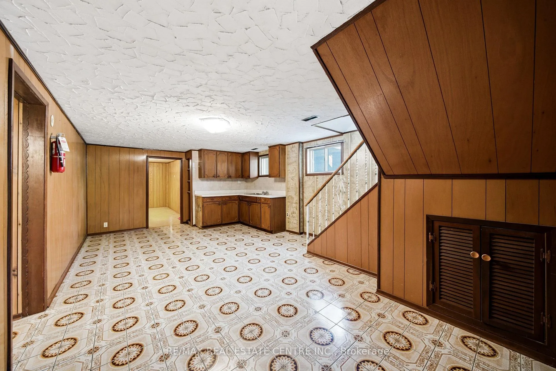 Photo 30 of 893 Hollowtree Crescent, Mississauga, Applewood — HOMEH