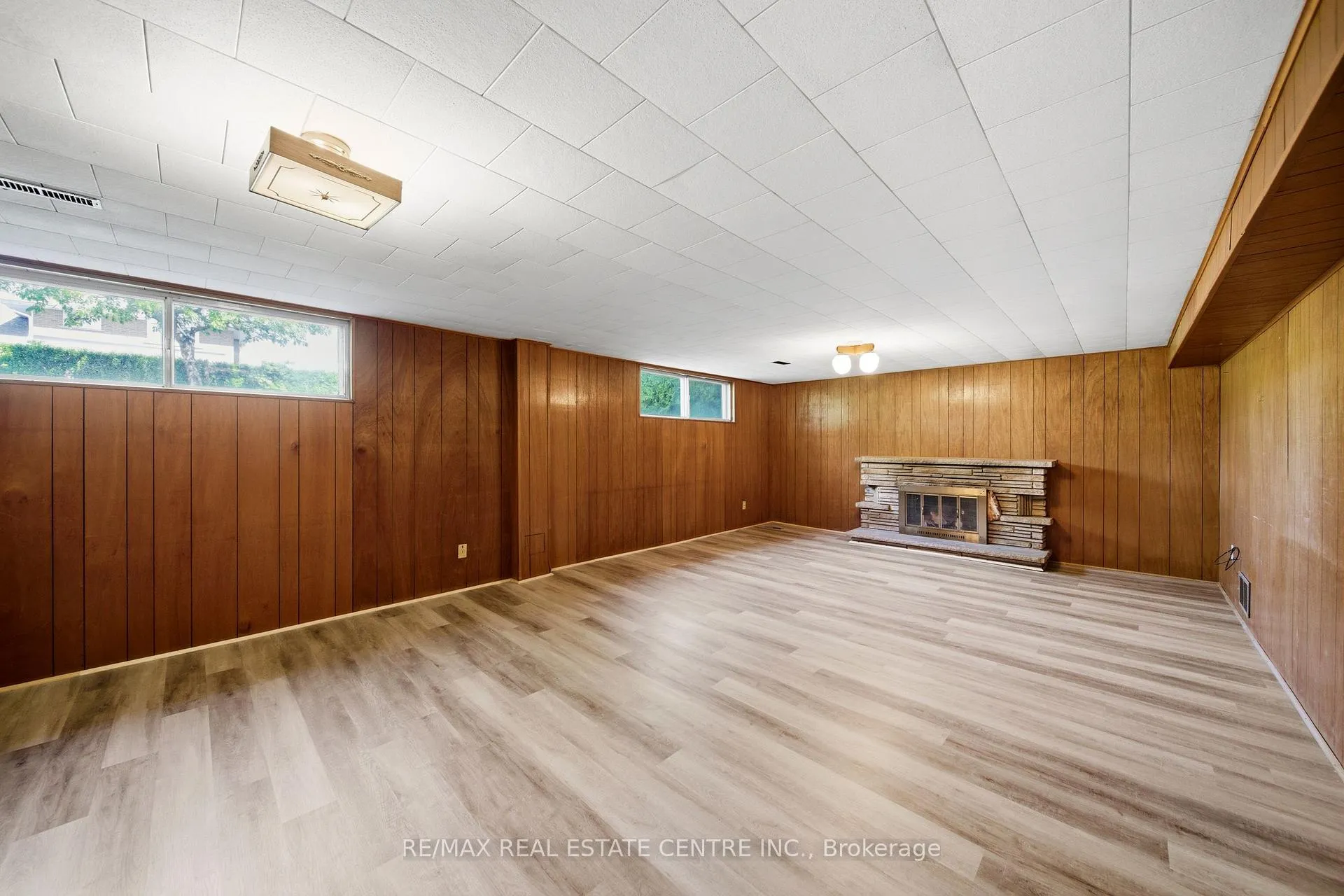 Photo 31 of 893 Hollowtree Crescent, Mississauga, Applewood — HOMEH