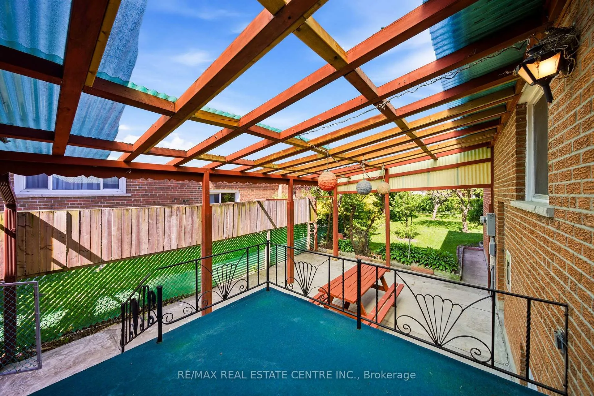 Photo 37 of 893 Hollowtree Crescent, Mississauga, Applewood — HOMEH