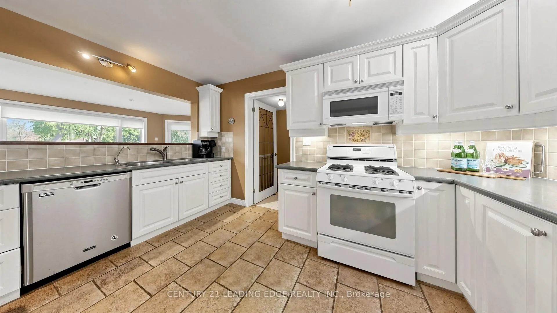 Photo 15 of 103 Robinson Street, Markham, Bullock — HOMEH